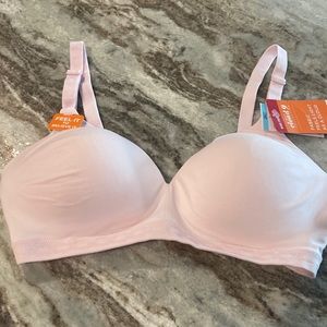 Warner’s Cloud 9 Wire free bra. Color light pink. Size 36C